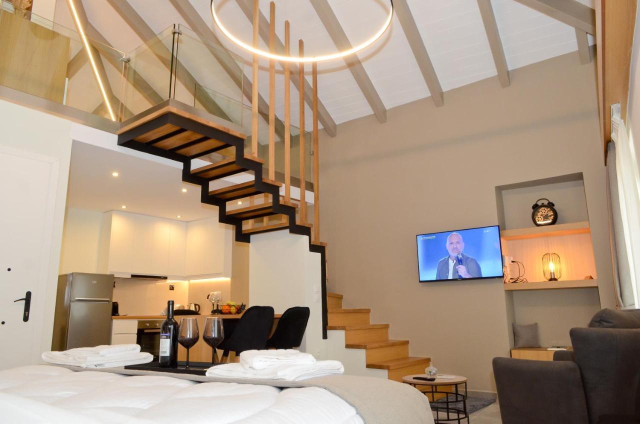 Roloi Suites Nafpaktos Bagian luar foto