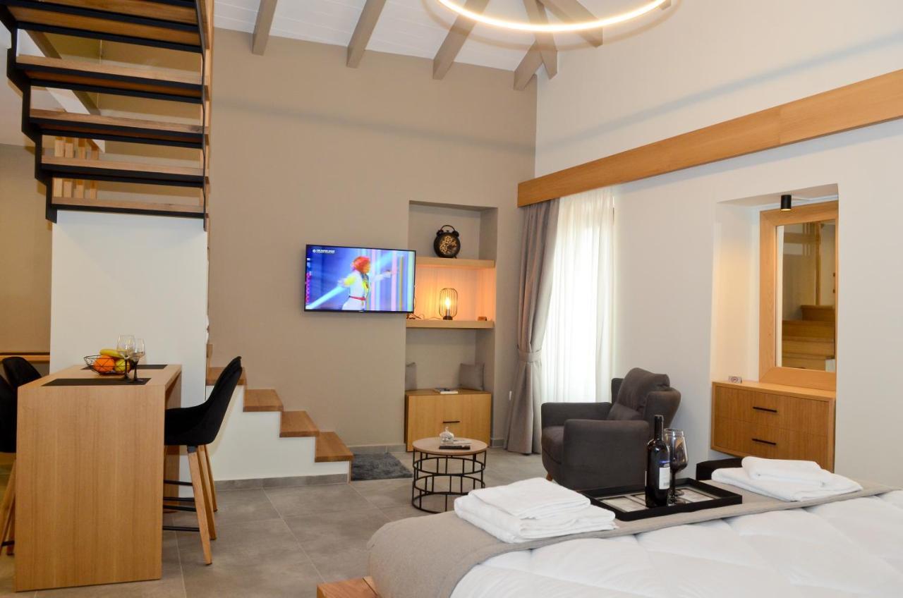 Roloi Suites Nafpaktos Bagian luar foto